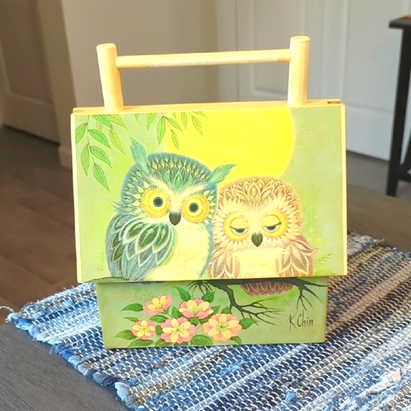 Vintage "K Chin", Wooden Owl Decorative Box Floral Design, - Picture 4 of 11